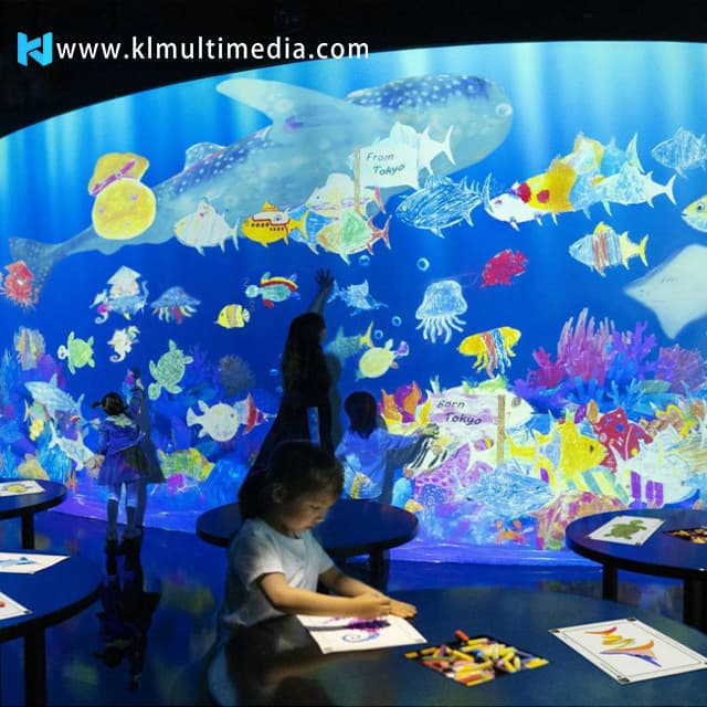 ارسم على قيد الحياة