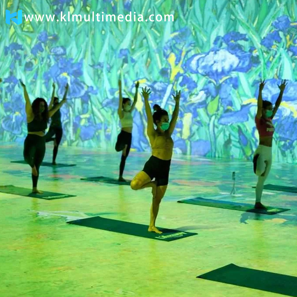 اليوغا الغامرة